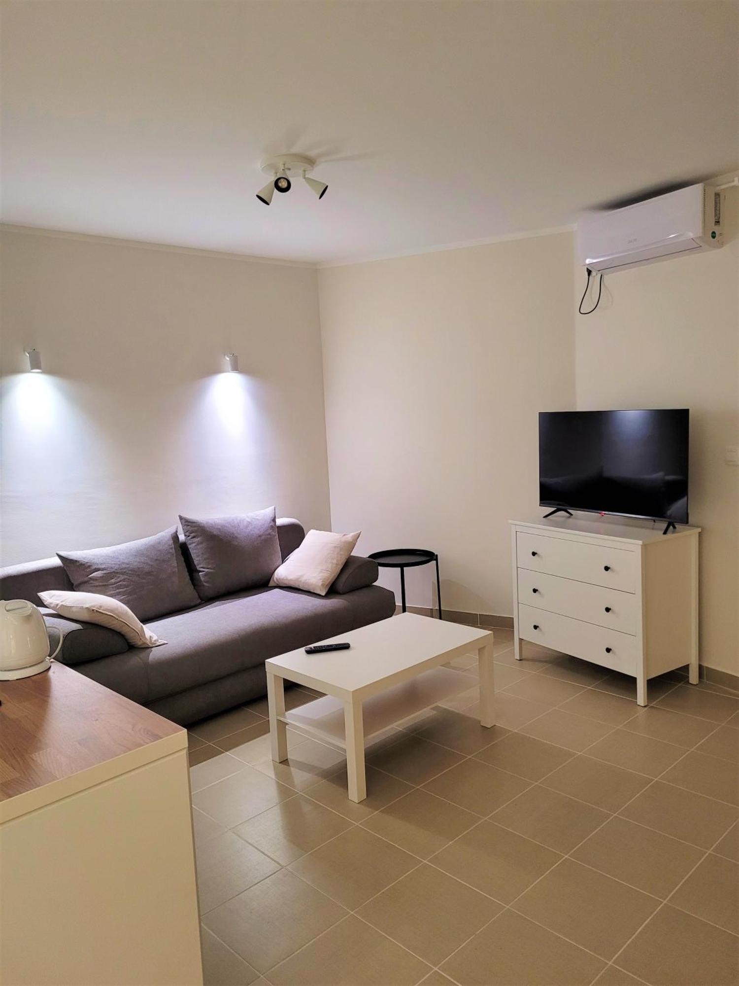 Bella Budva Apartment เบชิชิ ภายนอก รูปภาพ