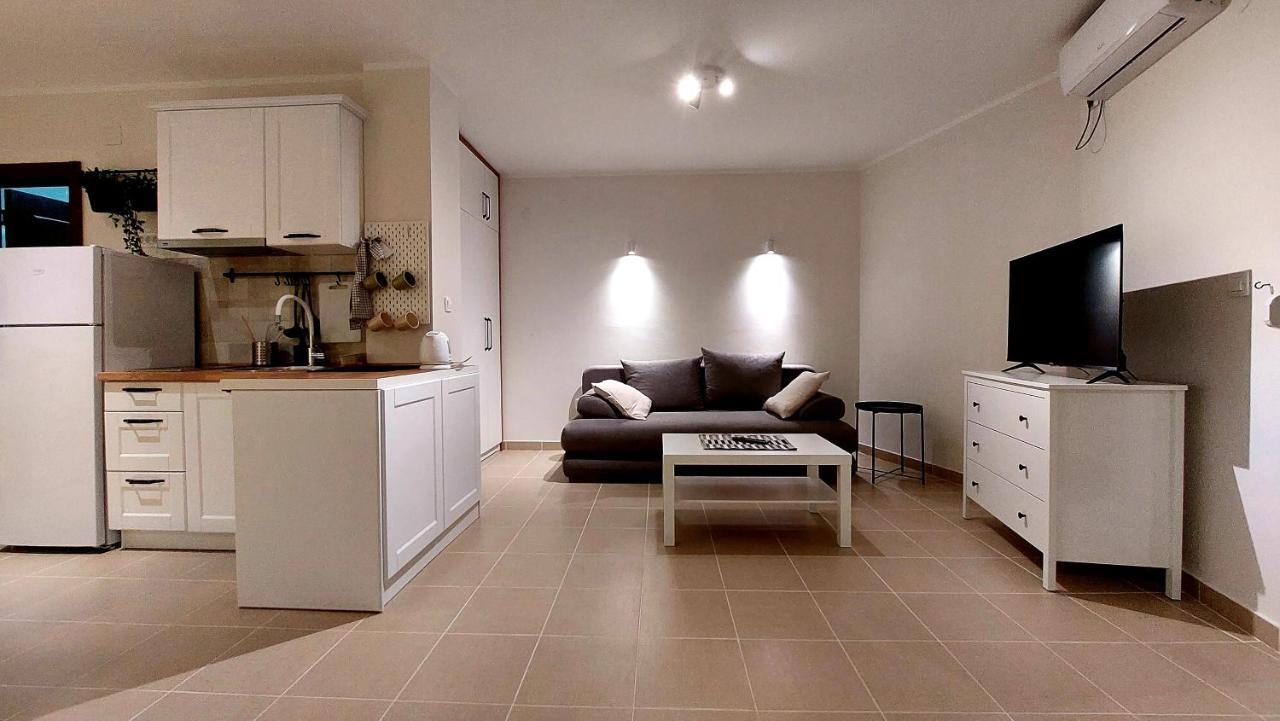 Bella Budva Apartment เบชิชิ ภายนอก รูปภาพ