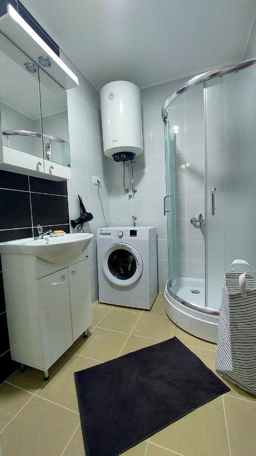 Bella Budva Apartment เบชิชิ ภายนอก รูปภาพ