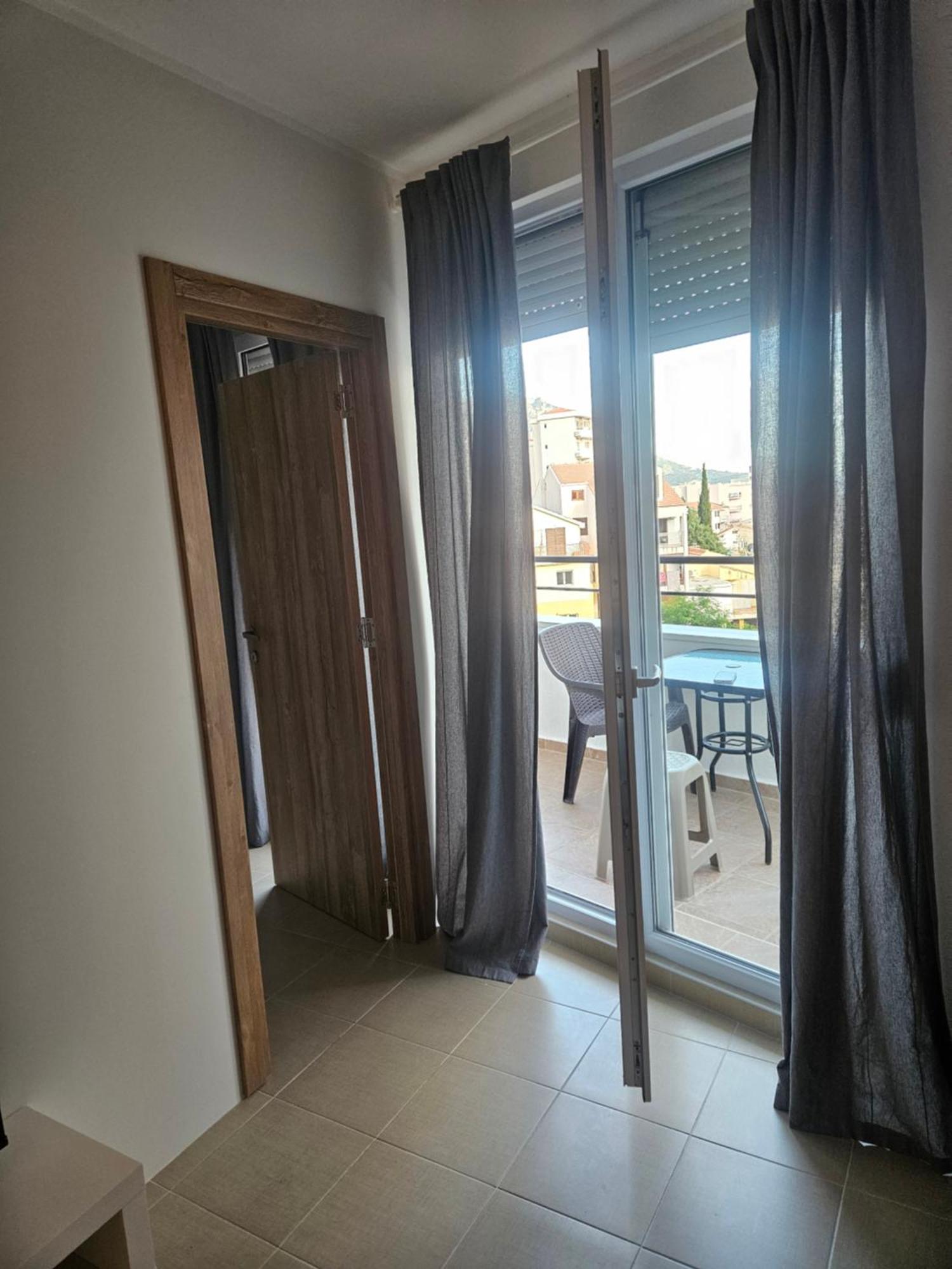 Bella Budva Apartment เบชิชิ ภายนอก รูปภาพ